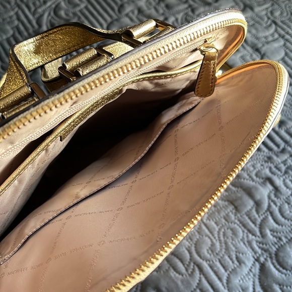 NWT Michael Kors backpack deep gold soft feeling leather 12x10 lots of pockets - Picture 3 of 7